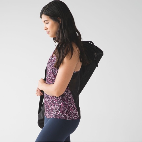 Lululemon Sunshine Salutation Tank Sz 6 
Mini Ripple Boom Juice Multi / Black - Picture 3 of 9